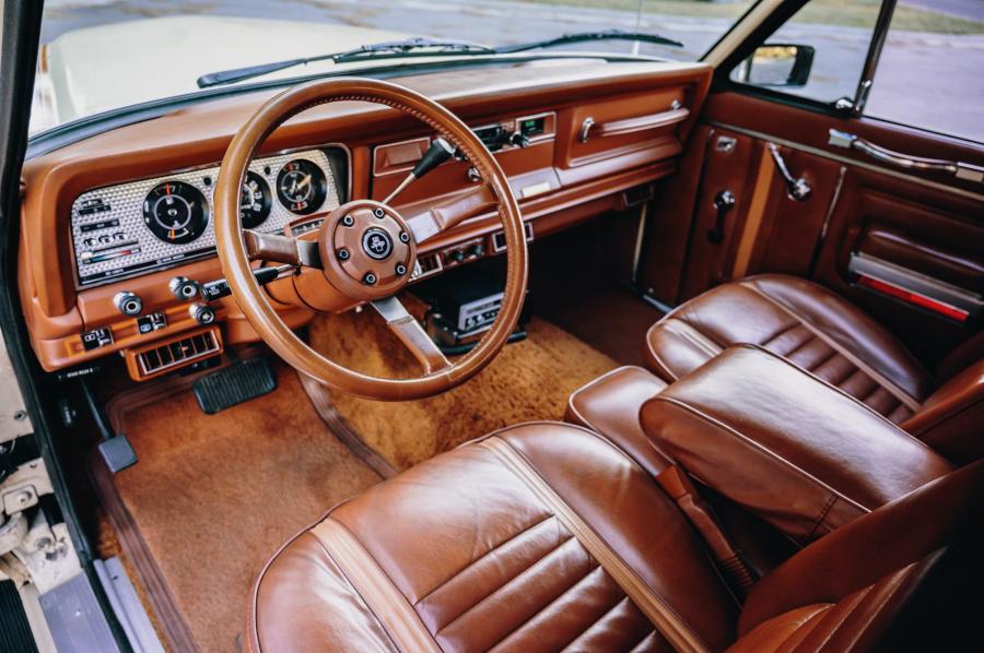 Торпедо Jeep Cherokee Laredo (SJ) 1983 года  (фото 42 из 78)